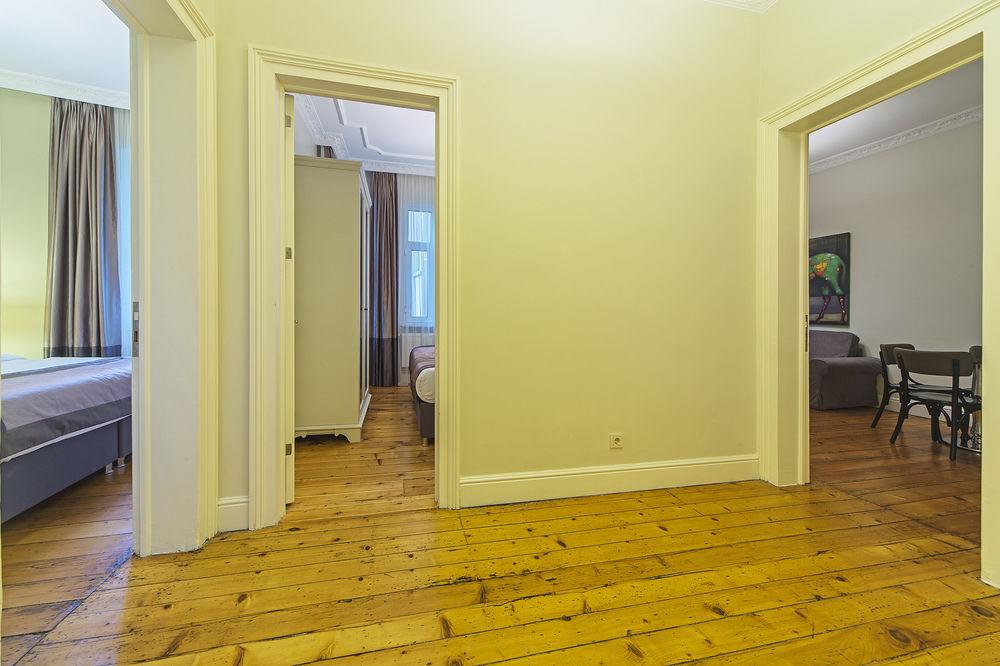 Meroddi Pera Flats Istanbul Bagian luar foto