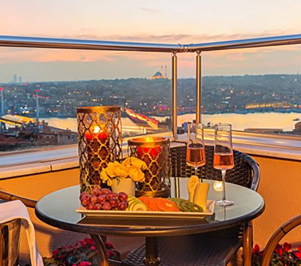Meroddi Pera Flats Istanbul Bagian luar foto