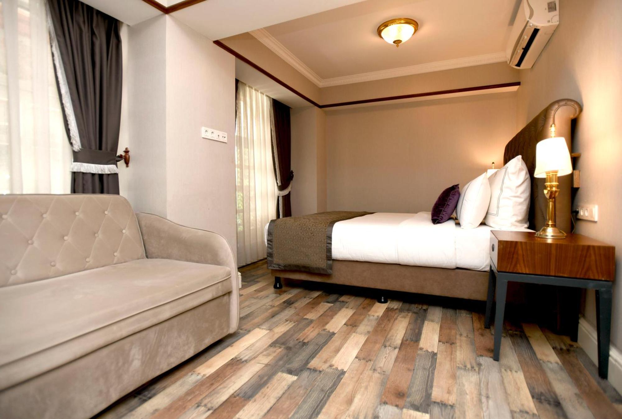 Meroddi Pera Flats Istanbul Bagian luar foto
