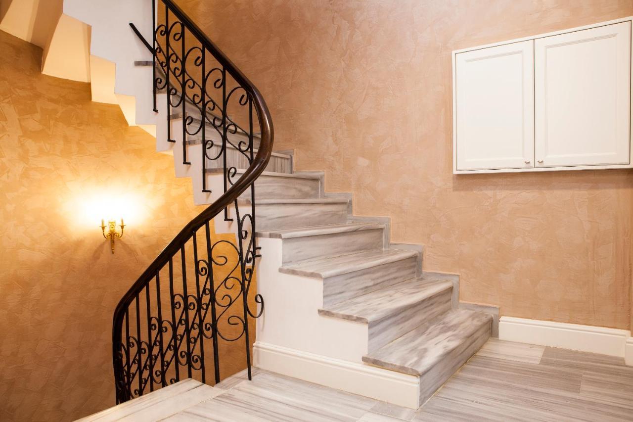 Meroddi Pera Flats Istanbul Bagian luar foto